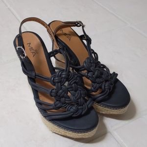 NWOT Mia Girl Wedge